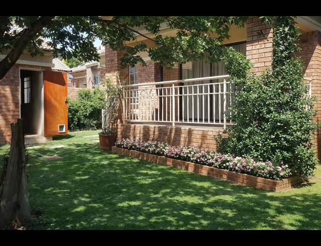 3 BEDROOM TOWNHOUSE FOR SALE IN MORELETAPARK